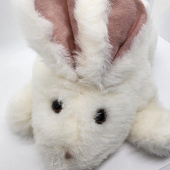 Vintage Mary Johnson 1981 White fluffy bunny hand puppet - Picture 2 of 13